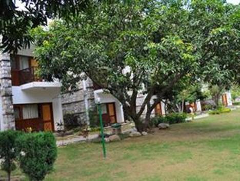 ホテルCorbett Suman Grand Corbett National Park エクステリア 写真
