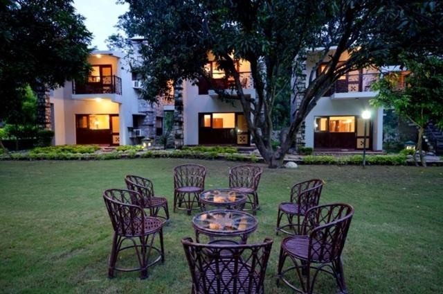 ホテルCorbett Suman Grand Corbett National Park エクステリア 写真
