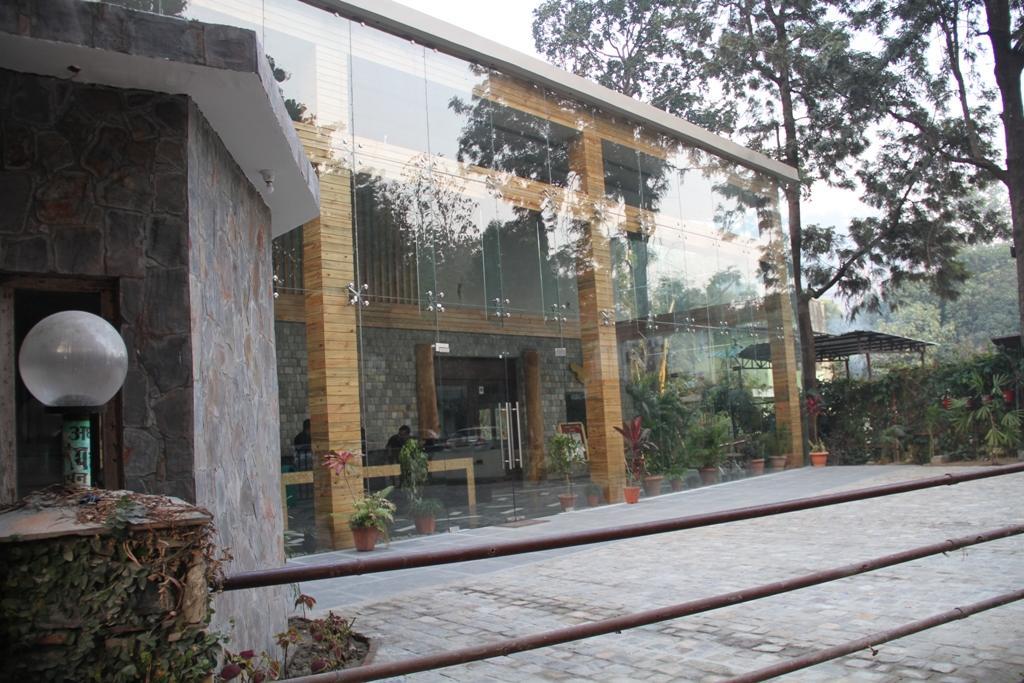 ホテルCorbett Suman Grand Corbett National Park エクステリア 写真