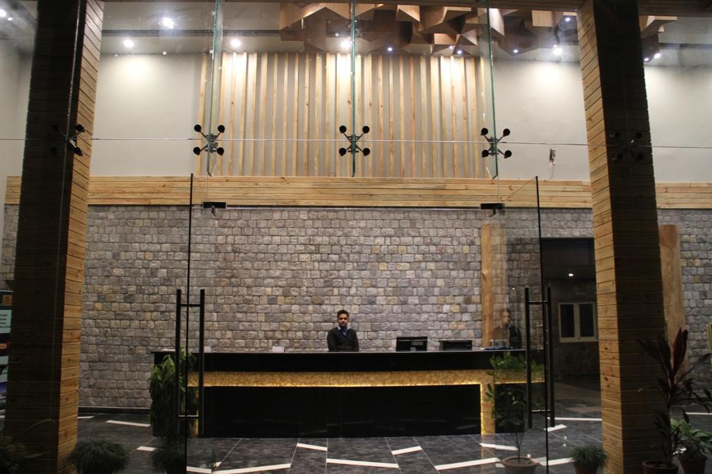 ホテルCorbett Suman Grand Corbett National Park エクステリア 写真